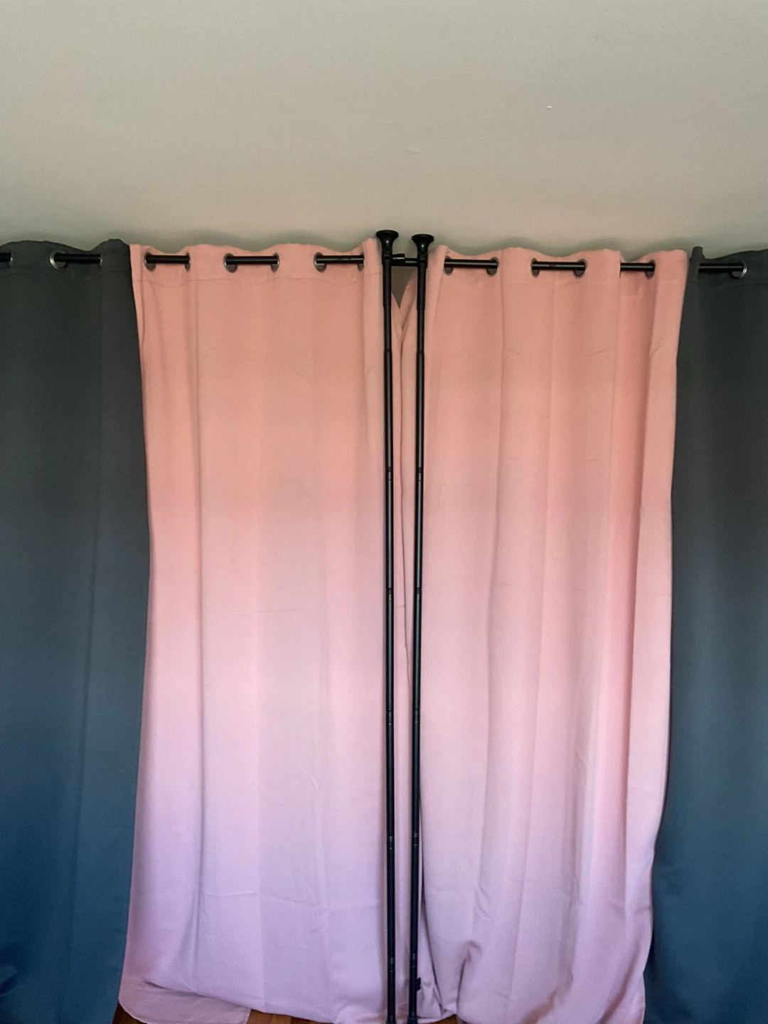 Curtains and curtain rods - room divider - photo 2