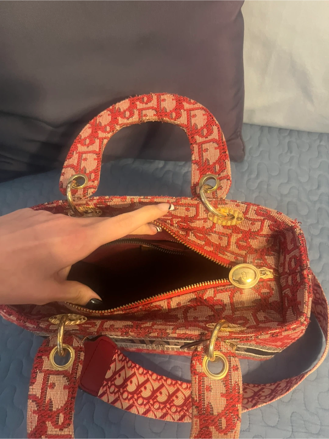 Women’s Red CD HandBag !!!!! - photo 4