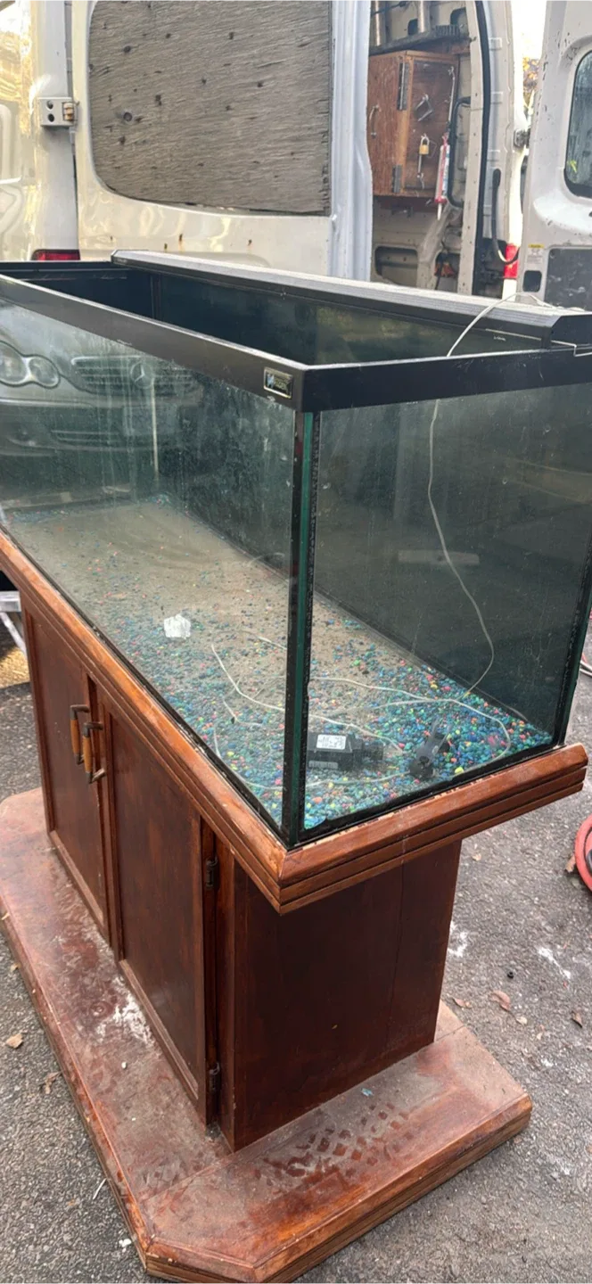 Large Fish Tank with Cabinet Stand image indicator(3)