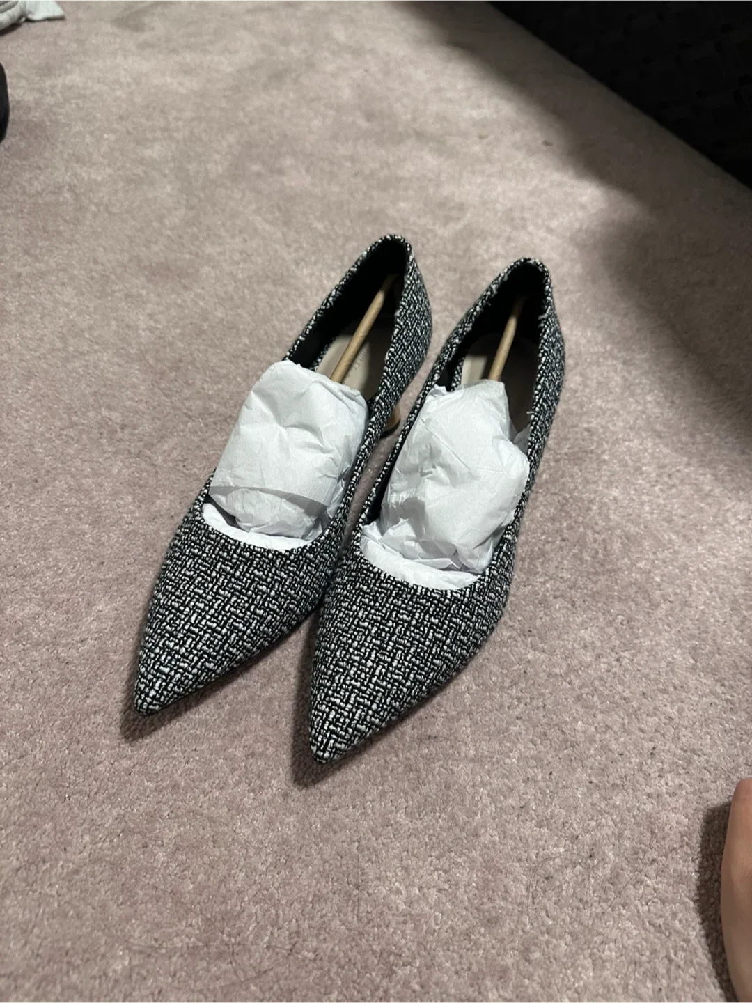 Charles & Keith Tweed Pointed Pumps - Size 8 image indicator(3)