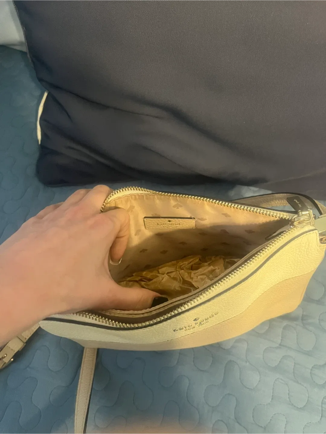 Kate Spade ♠️ Crossbody Bag !!!! image indicator(4)