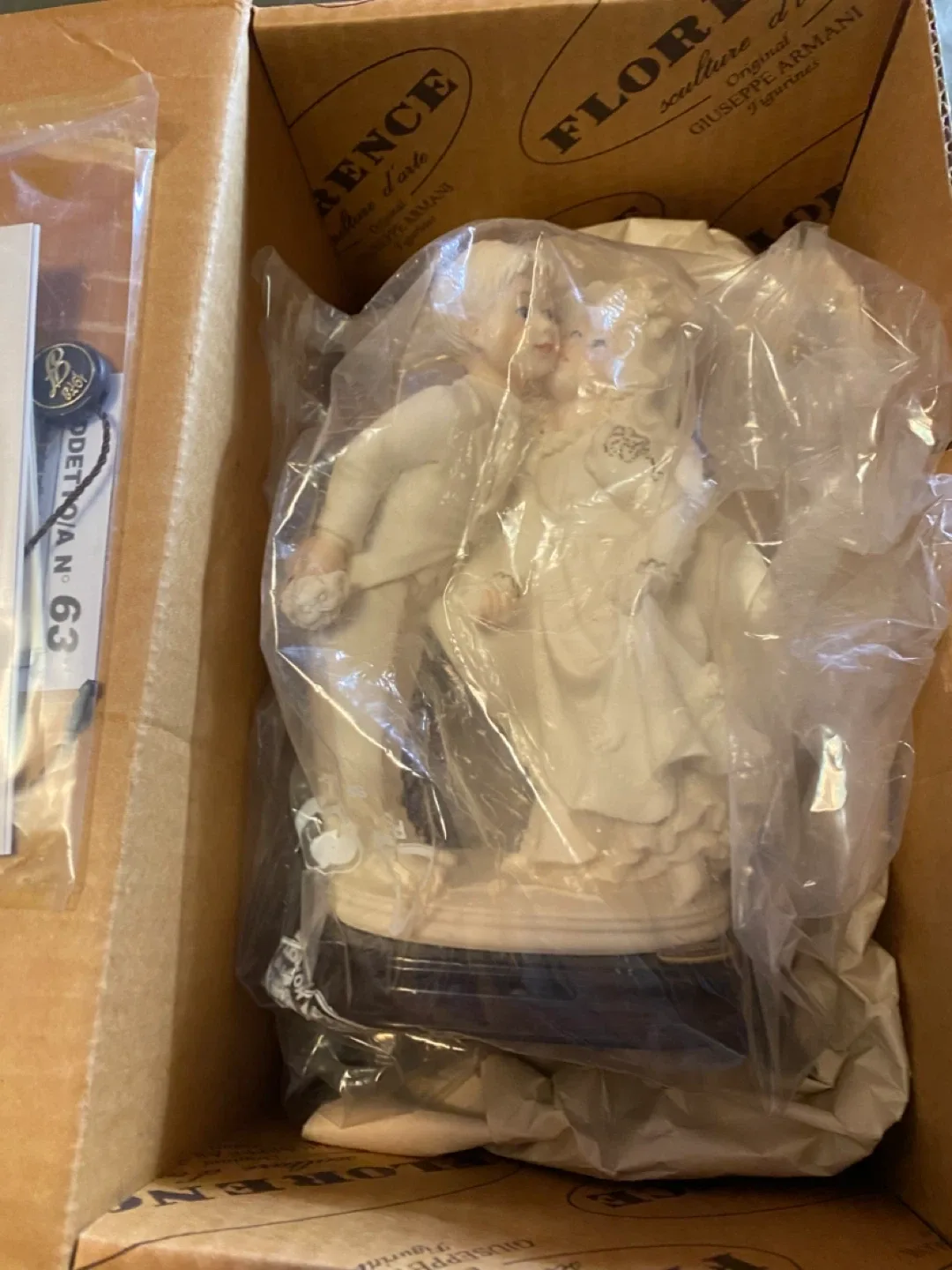 Florence Giuseppe Armani Figurine - As Time Goes By image indicator(3)