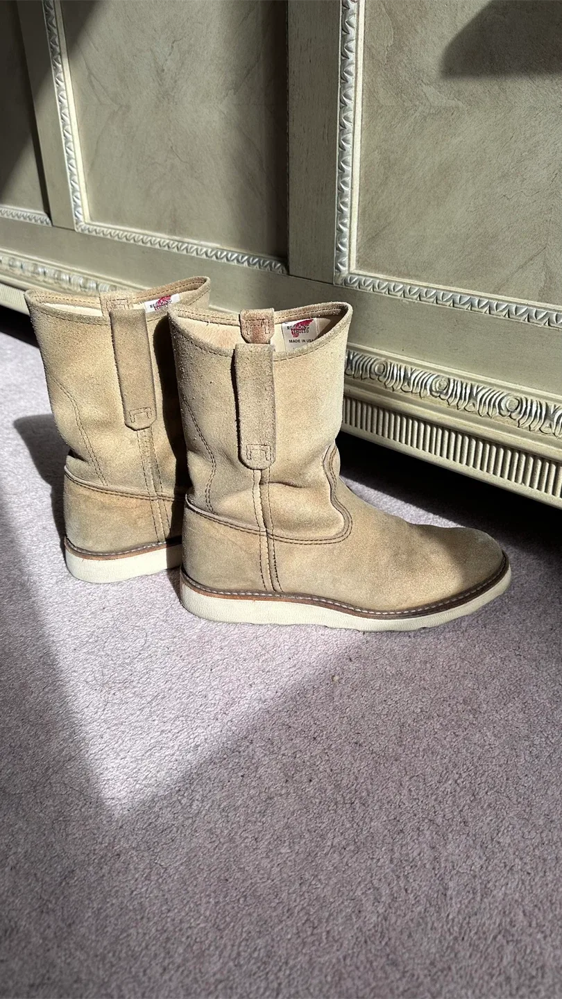 Red Wing Shoes 8168 Suede Boots - Size 5.5 image indicator(2)