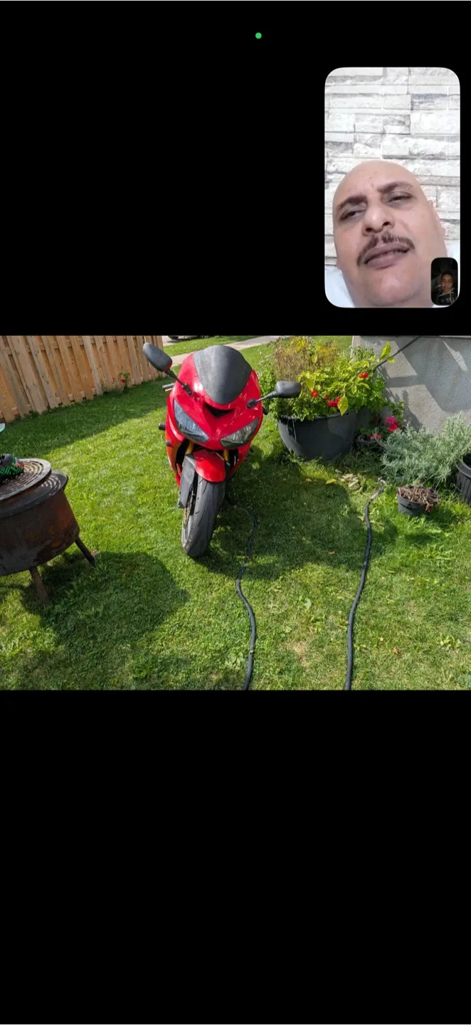 Red Kawasaki Motorcycle image indicator(5)