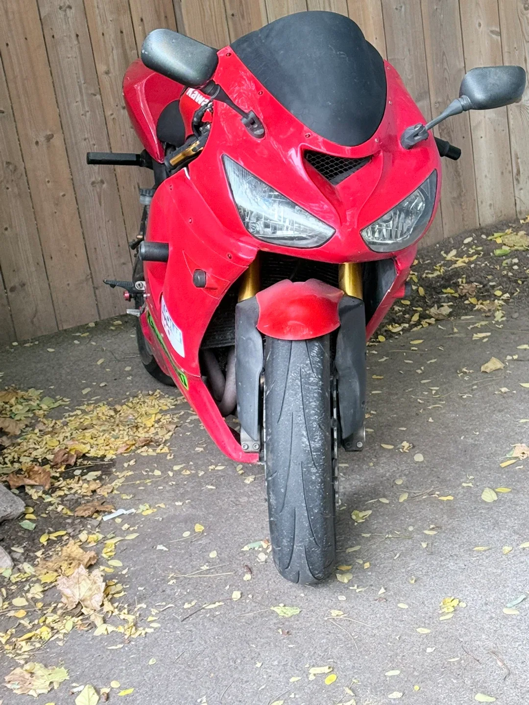 Red Kawasaki Motorcycle image indicator(3)