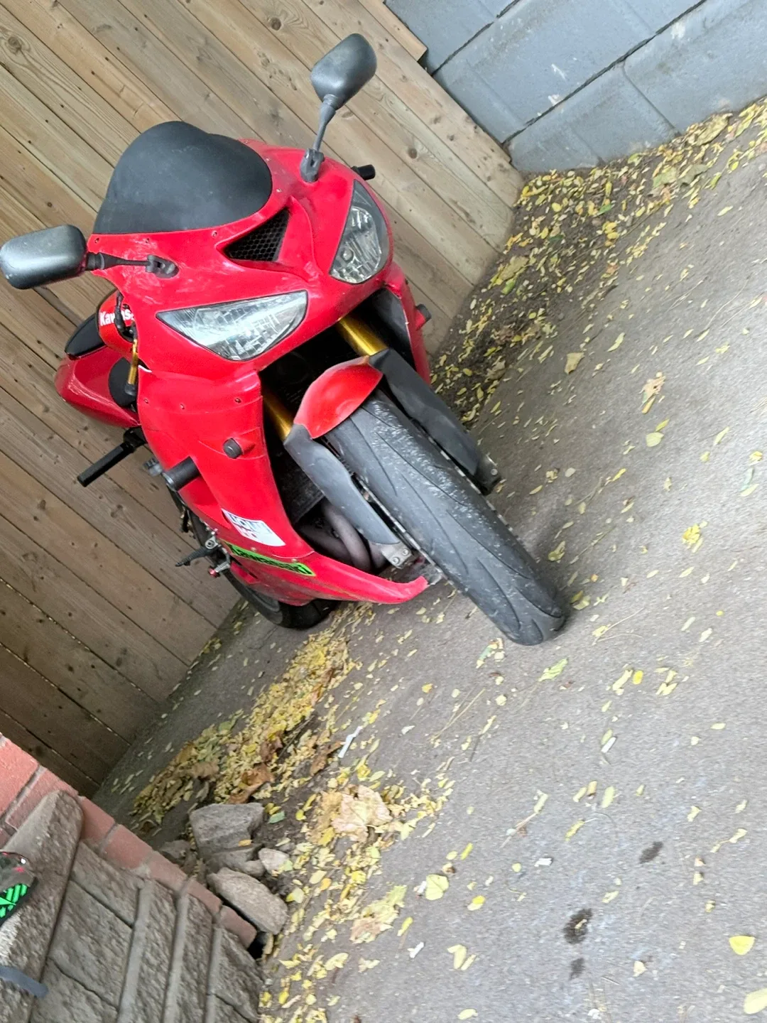 Red Kawasaki Motorcycle image indicator(2)