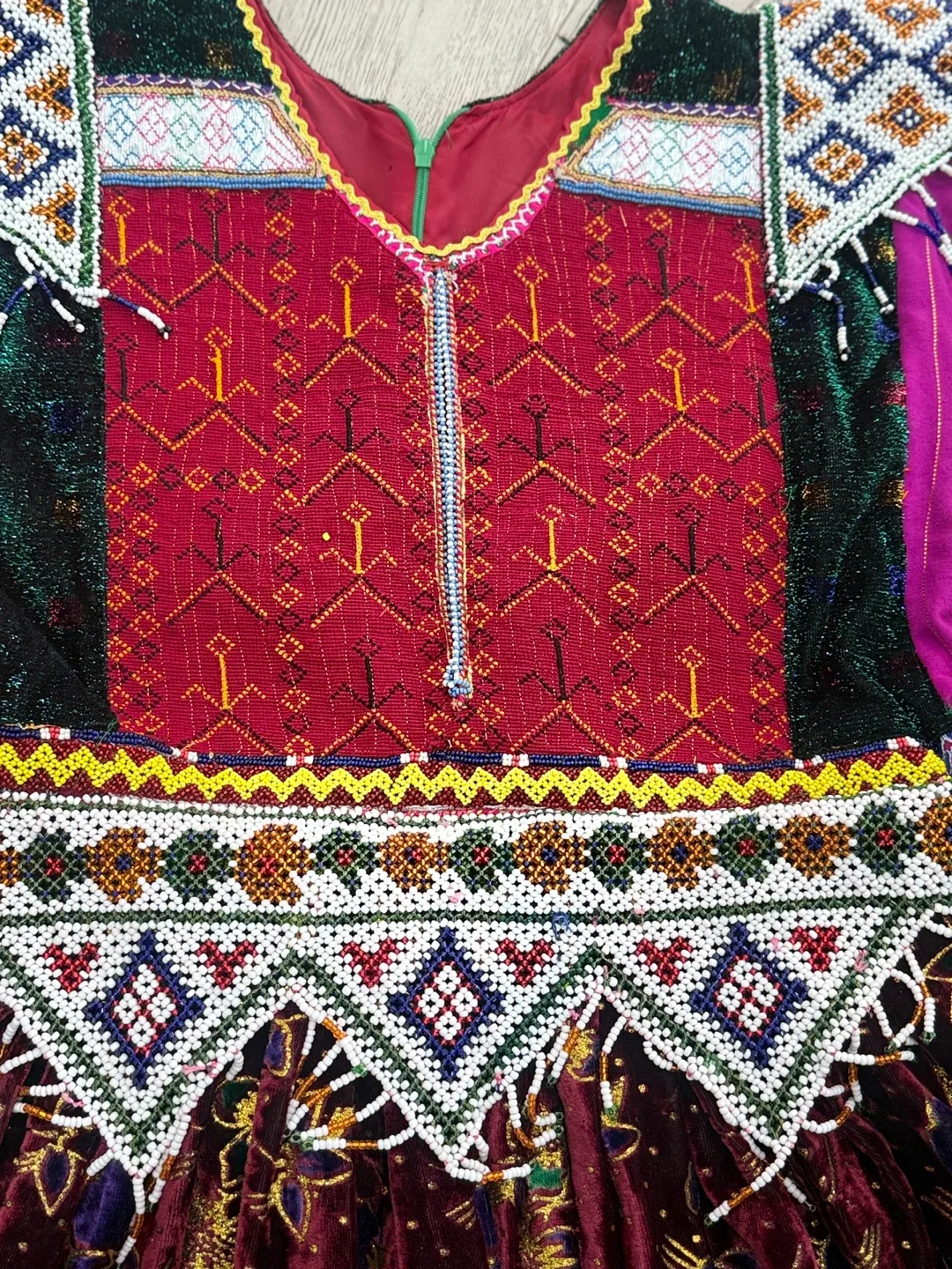 Afghan Traditional Dress image indicator(3)
