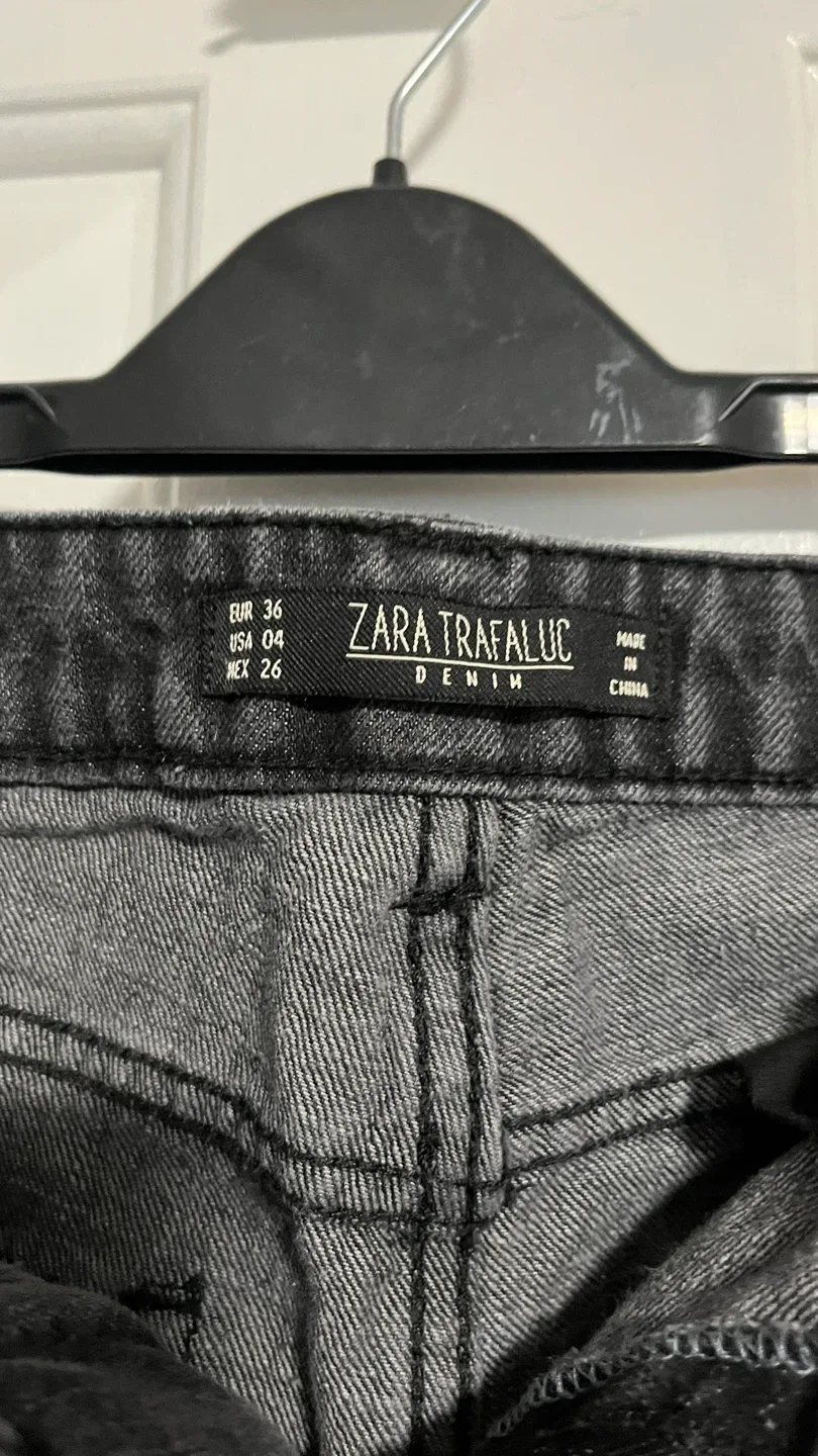 Zara Trafaluc Denim Jeans - movingsale image indicator(4)