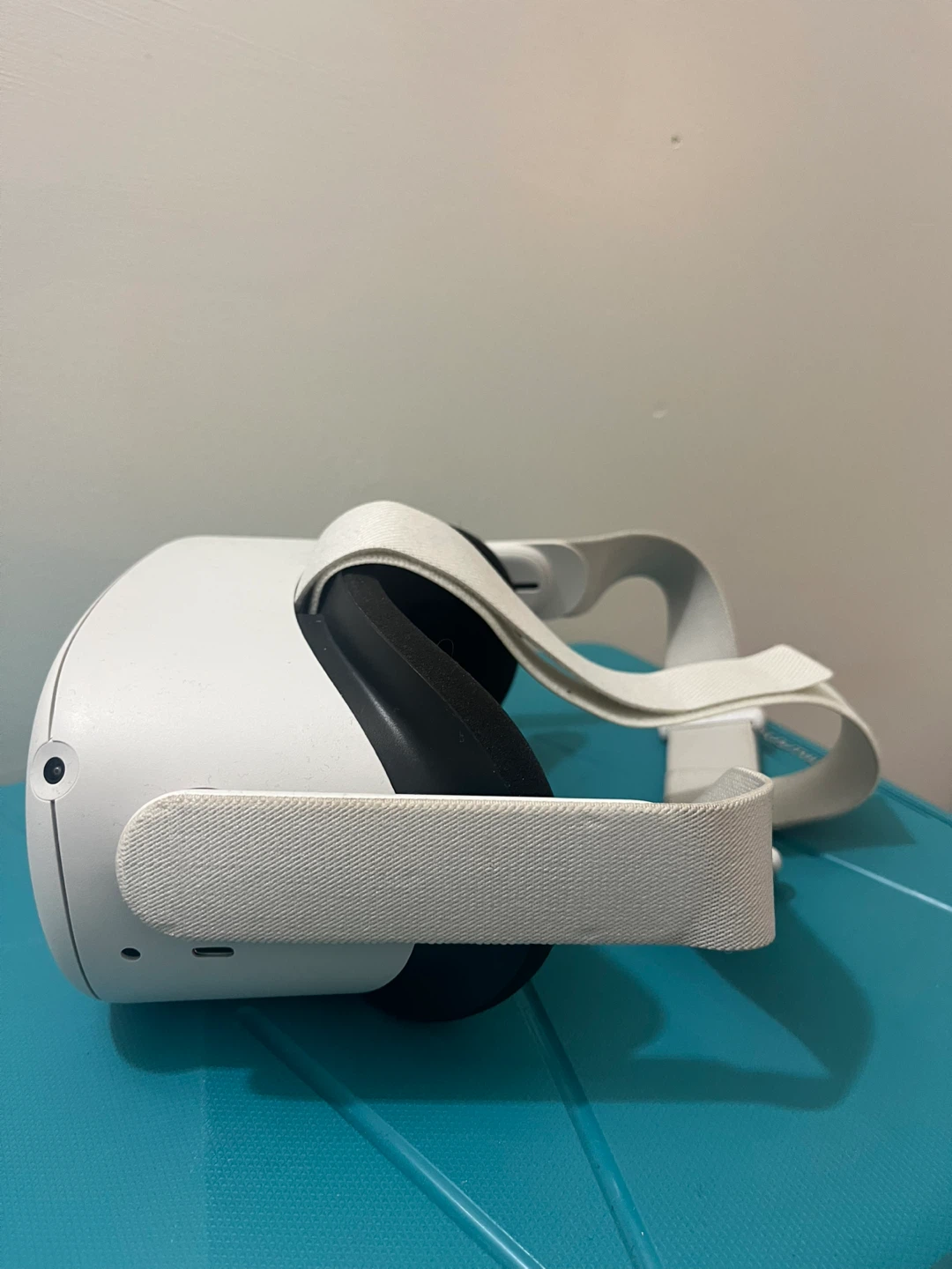 Meta Quest 2 VR Headset - photo 2