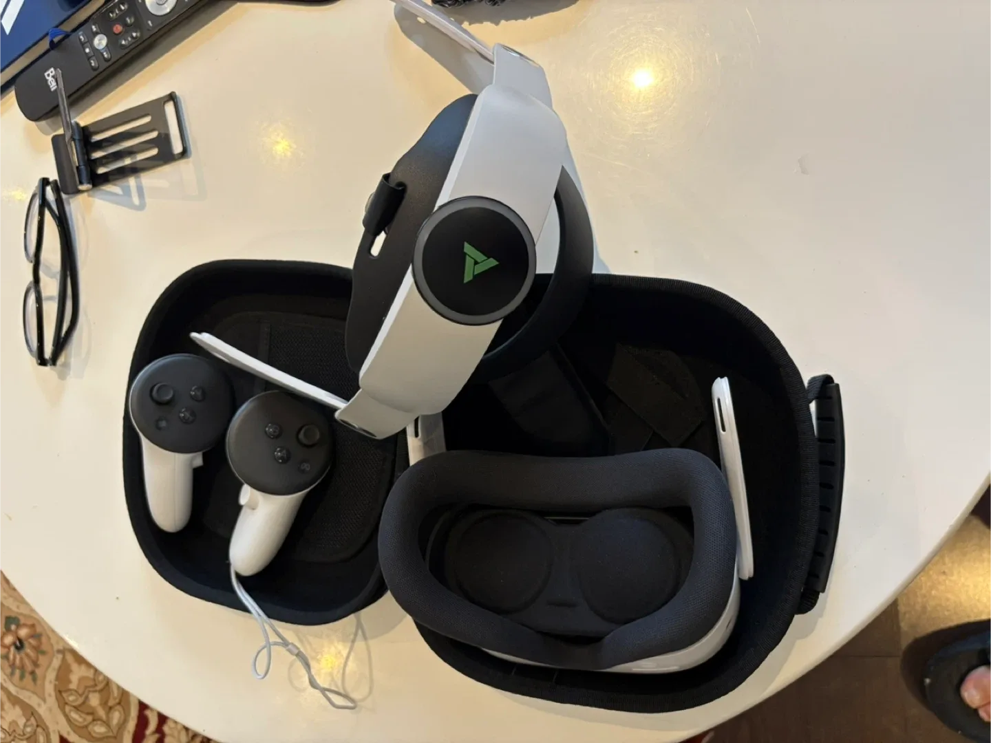 Meta Quest 3S (256GB) VR Headset - Like New! image indicator(3)