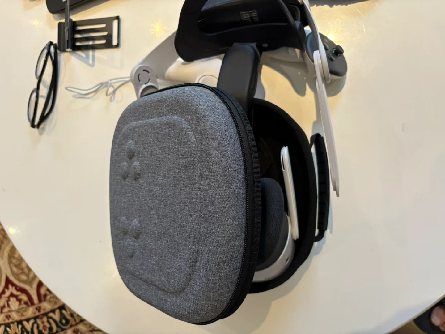 Meta Quest 3S (256GB) VR Headset - Like New! image indicator(4)