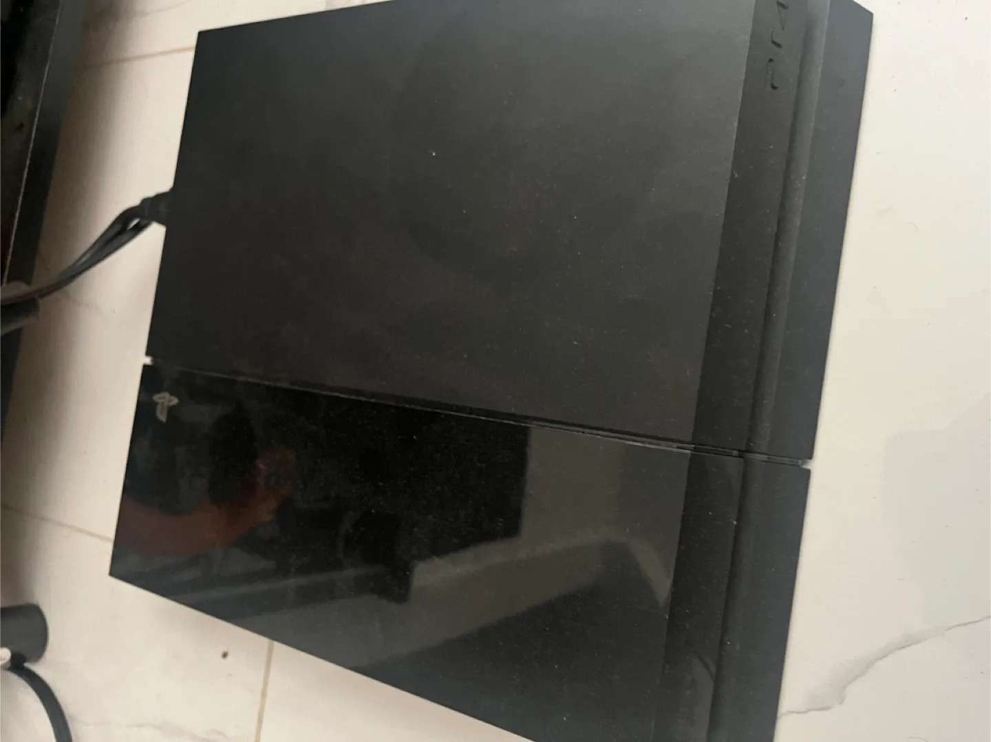 PlayStation 4 (PS4) with Controller image indicator(3)