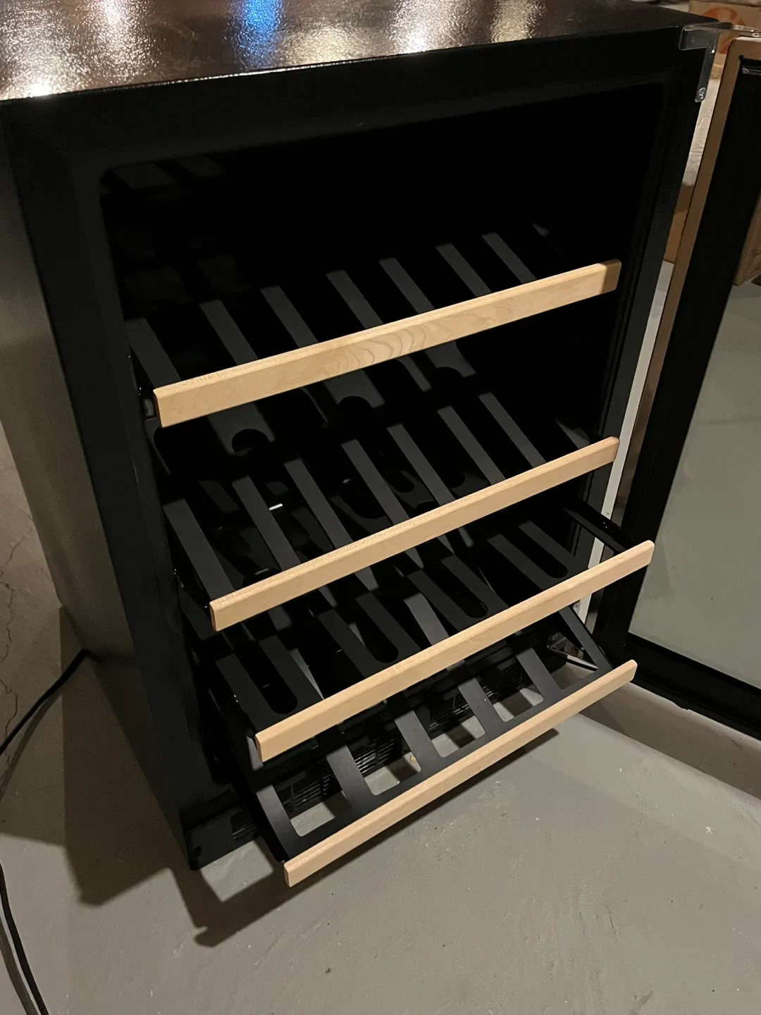 Marvel Wine Refrigerator image indicator(2)