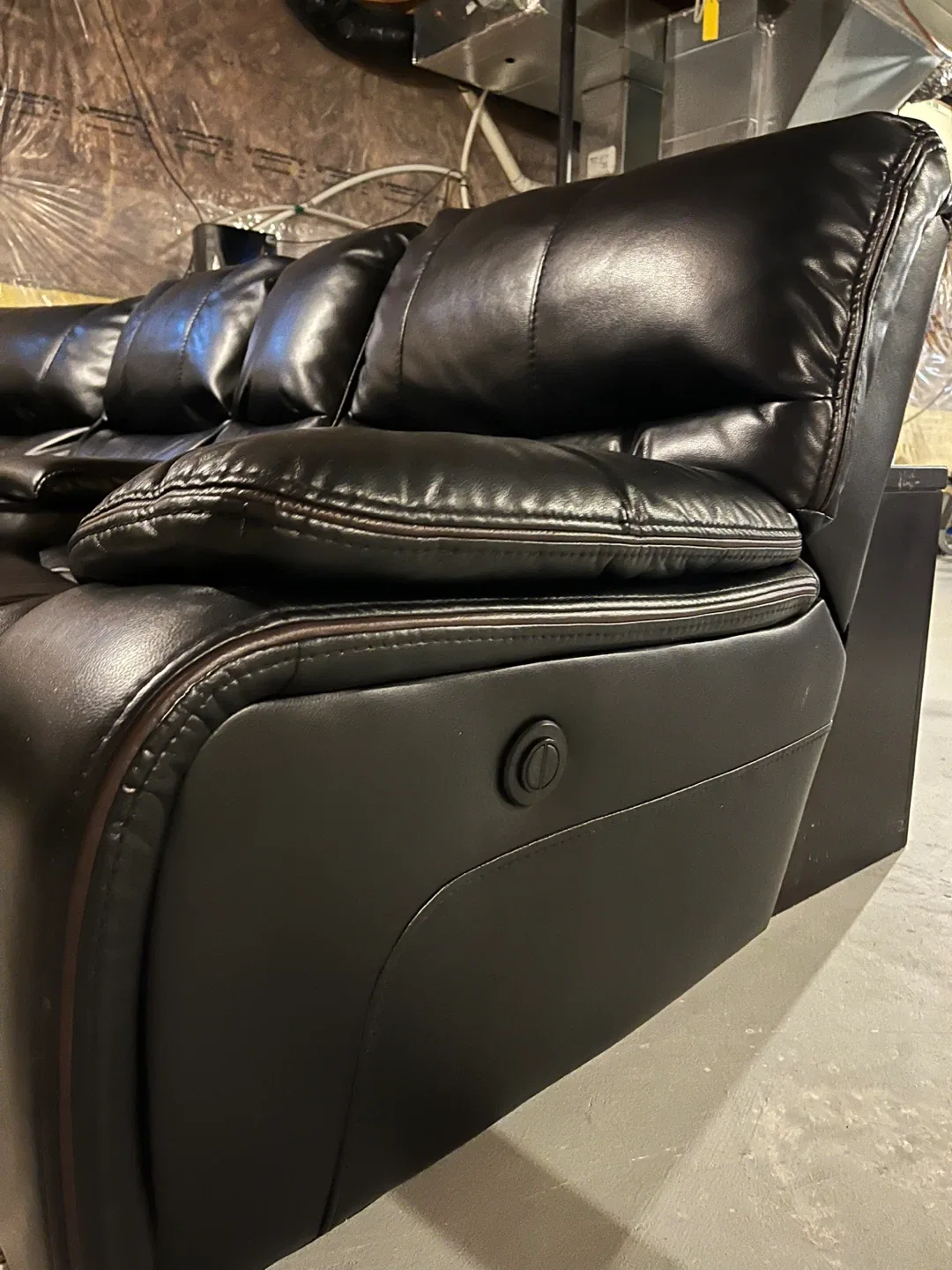 Black Leather Sectional Sofa image indicator(2)