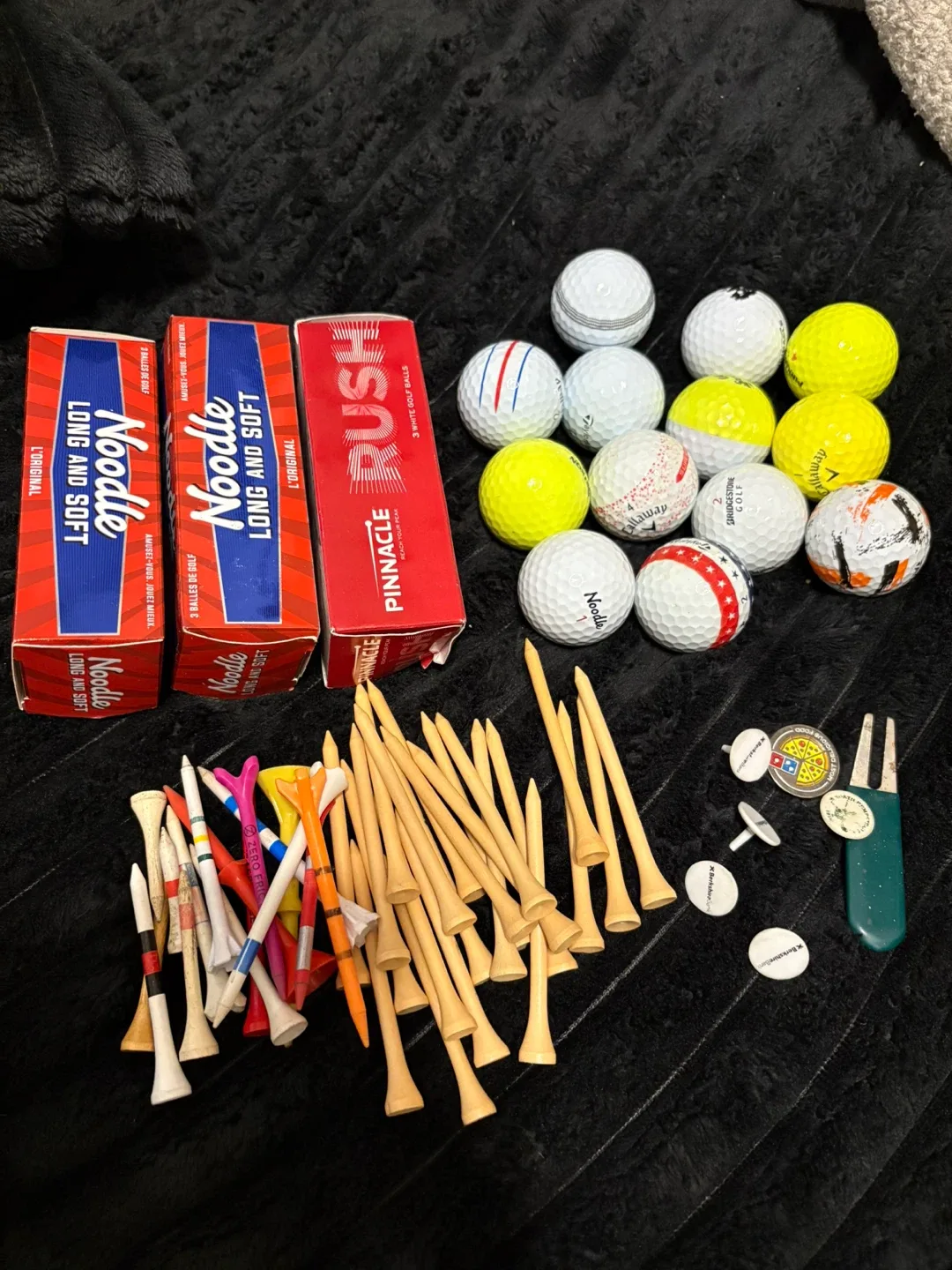 Golf Club Set with Balls and Tees image indicator(5)