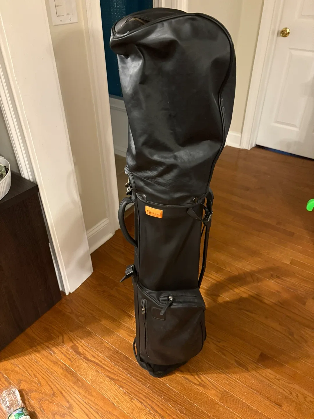 Golf Club Set with Balls and Tees image indicator(6)