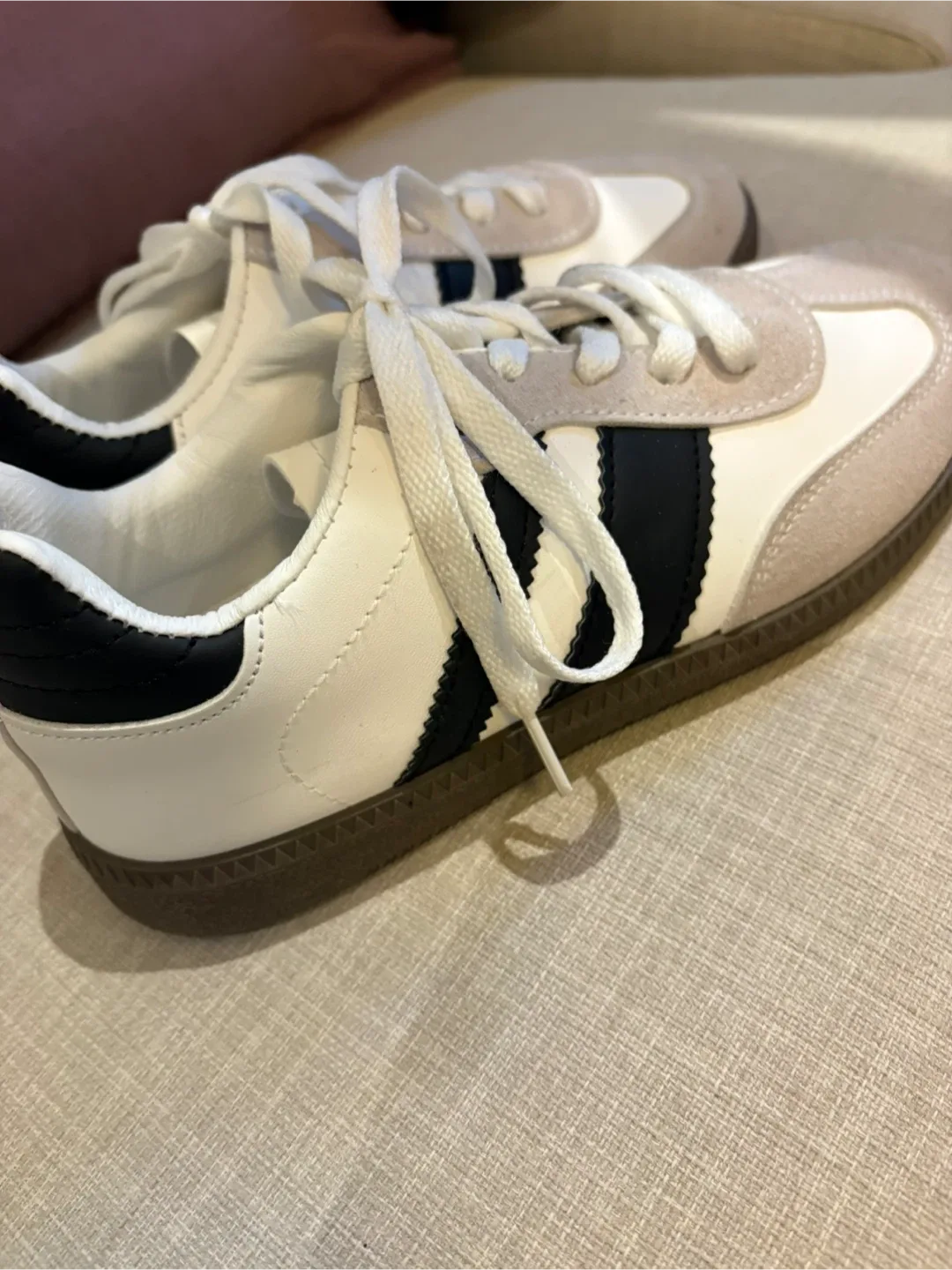 From Spain -mock Samba Sneakers Size 7 (EU 37) image indicator(2)