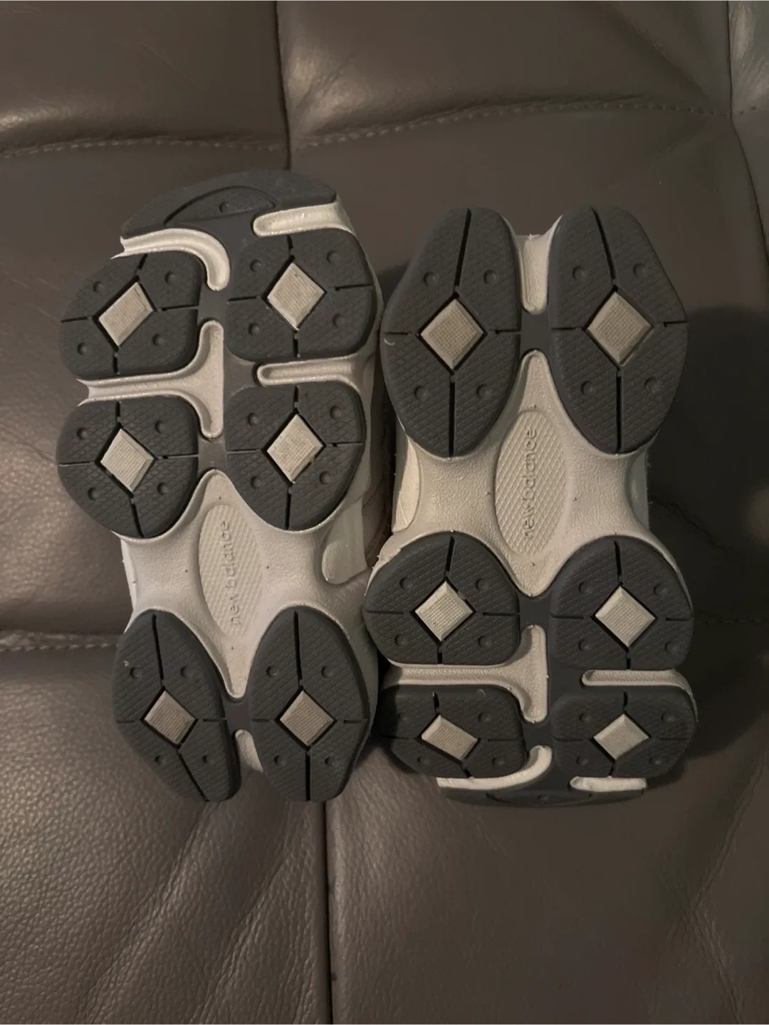 New Balance 9060 Grey Sneakers - Size 6 image indicator(3)