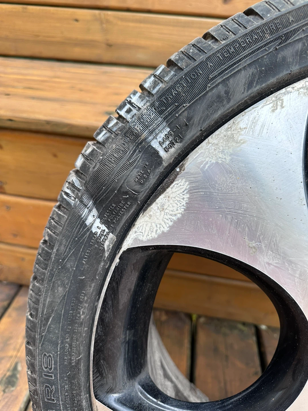225/40R18 Volkswagen Tire Set all season - Used Condition - photo 5