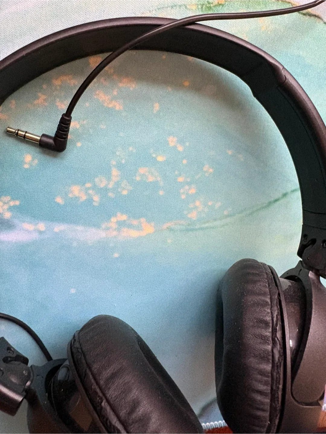 Sony Black Headphones image indicator(2)