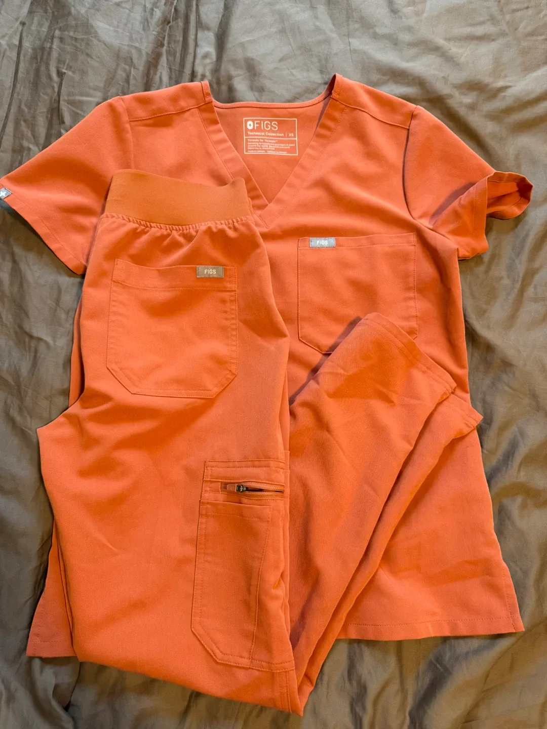 FIGS Technical Collection XS Scrub Set - Salmon thumbnail