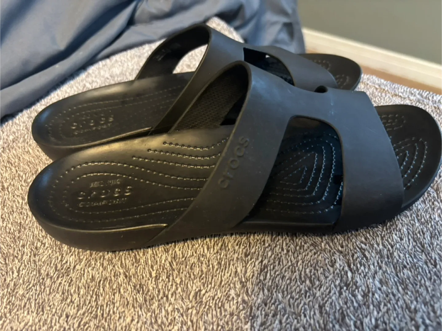 Crocs Women's Serena Slide Black Slip On Comfort Slide Sandals image indicator(3)