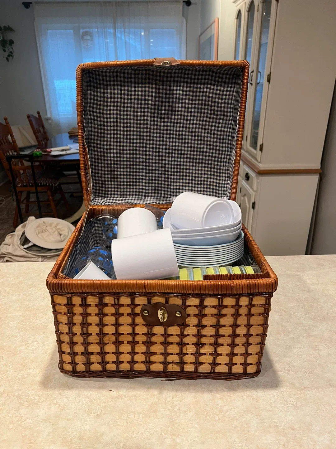 Wicker Picnic Basket with Dishes & Glasses image indicator(2)
