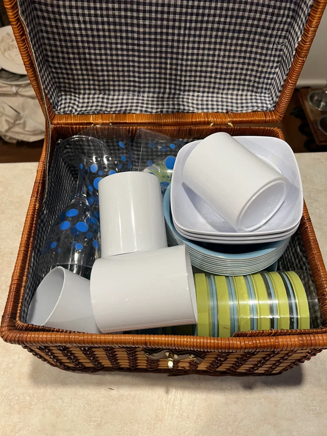 Wicker Picnic Basket with Dishes & Glasses image indicator(3)