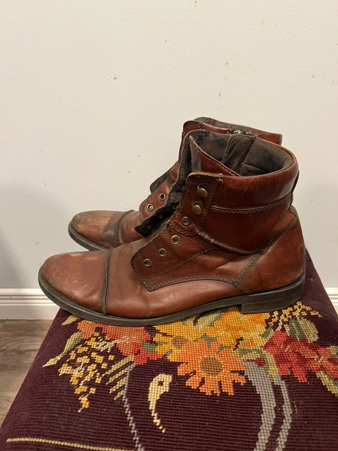 Men's Brown Leather Boots - Size 9.5 image indicator(2)