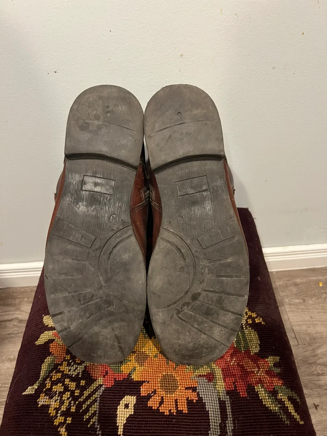 Men's Brown Leather Boots - Size 9.5 image indicator(8)