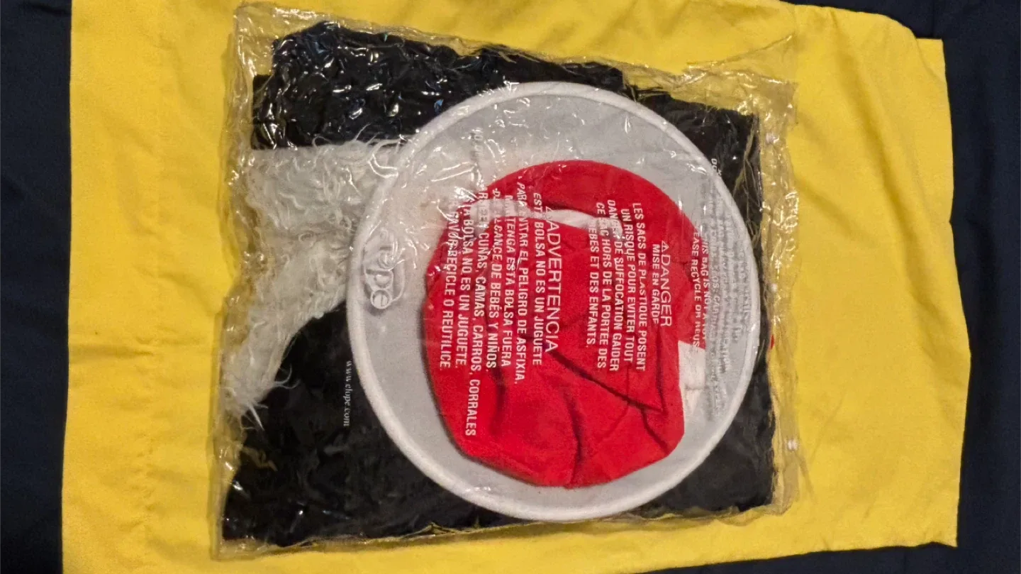 Cat in the Hat Costume - Adult Size image indicator(5)