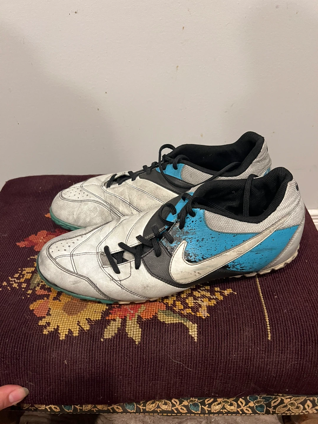 Nike Soccer Cleats - photo 2