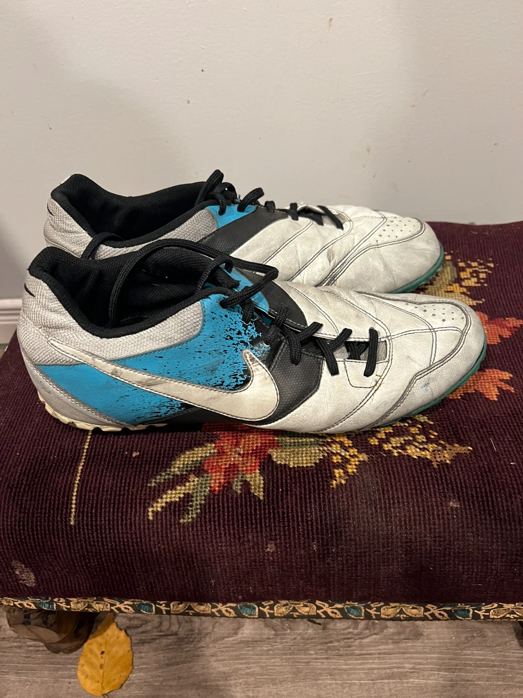 Nike Soccer Cleats - photo 4