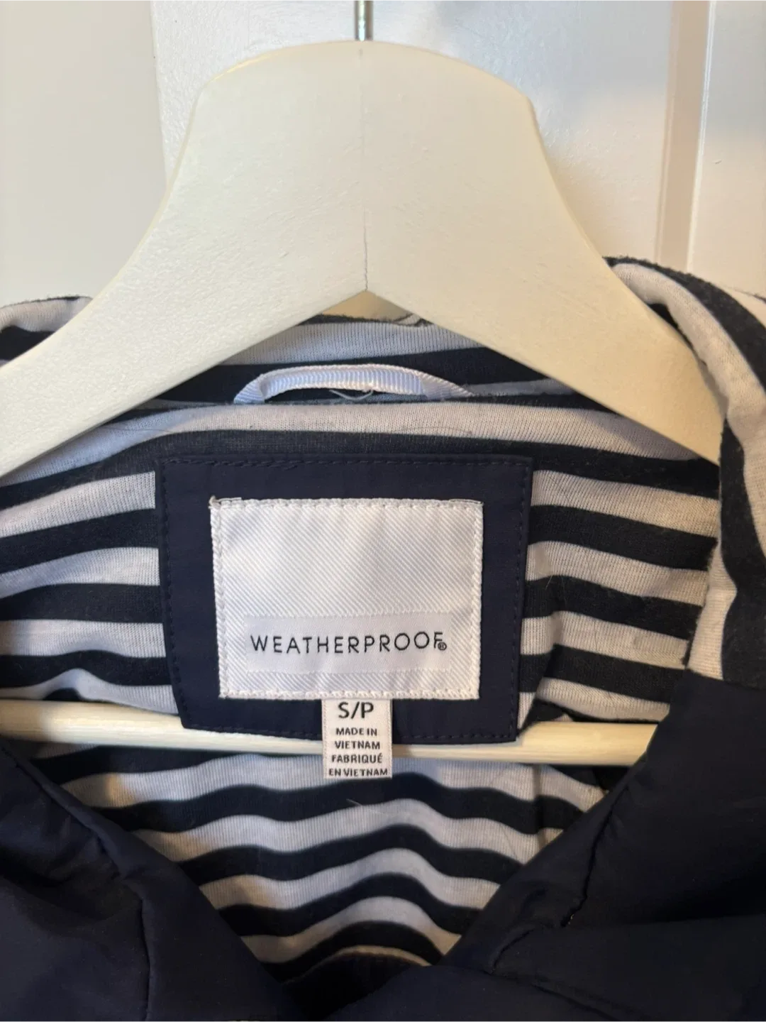 Women’s Weatherproof Navy Hooded Jacket (Size S) image indicator(4)