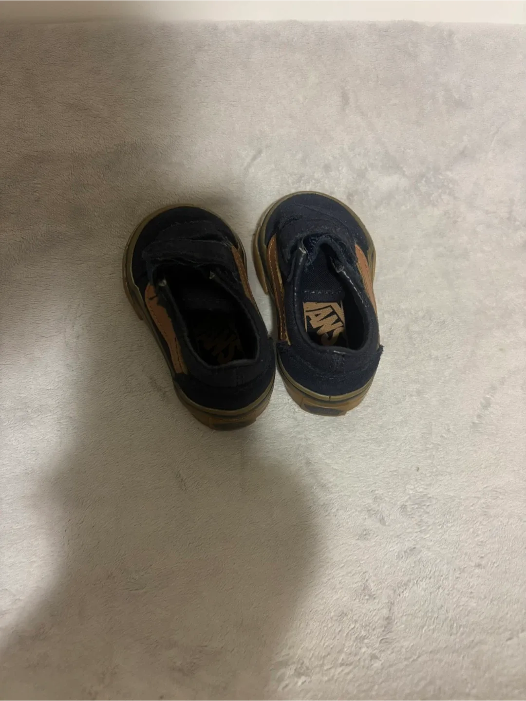 Vans Toddler Old Skool V Sneakers - Size 5 image indicator(2)