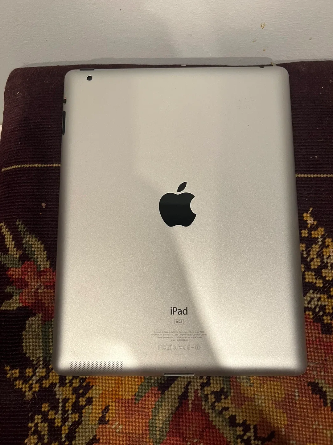 Apple iPad 16GB image indicator(2)
