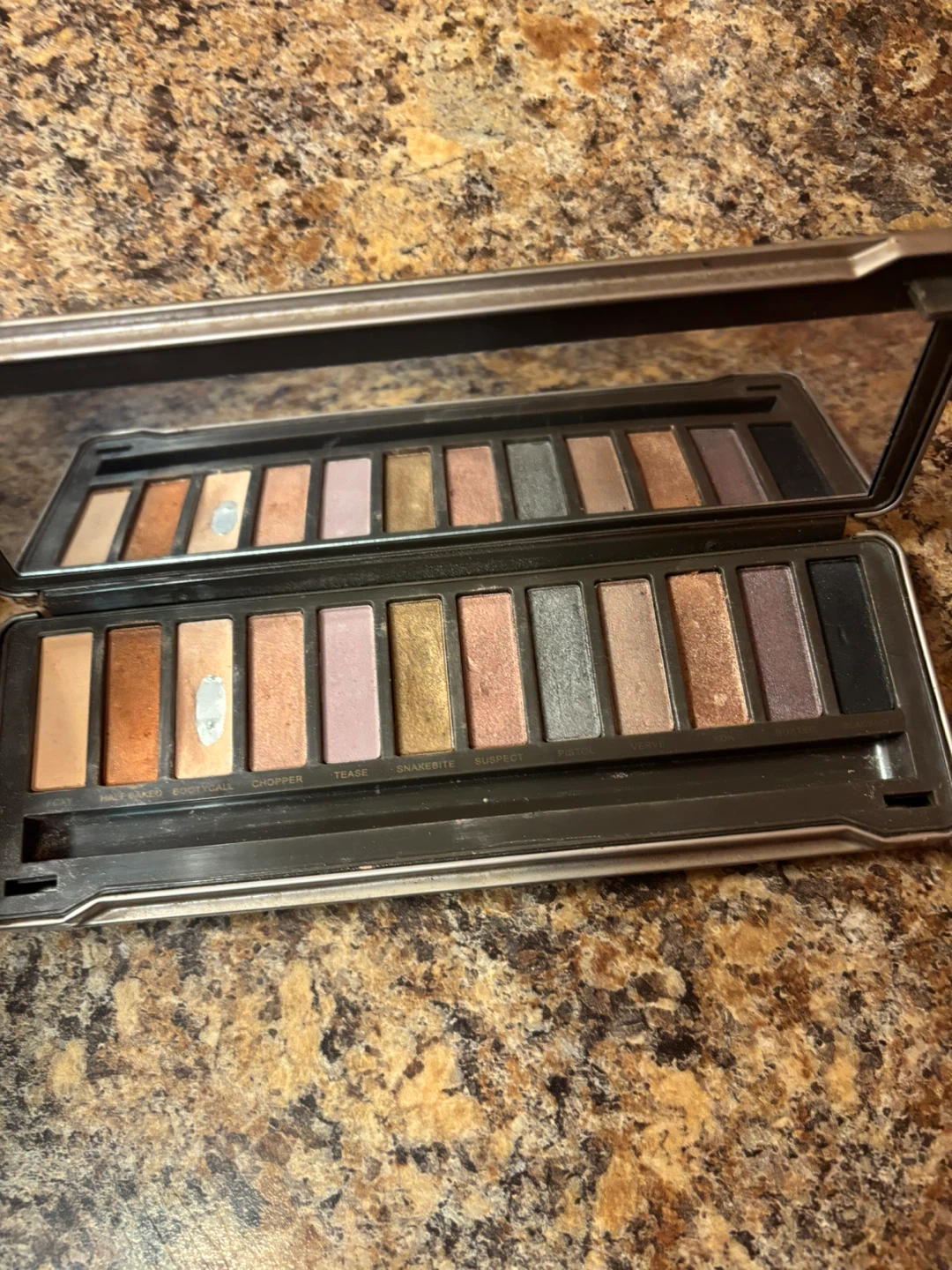 Urban decay Naked2 Eyeshadow Palette - photo 2