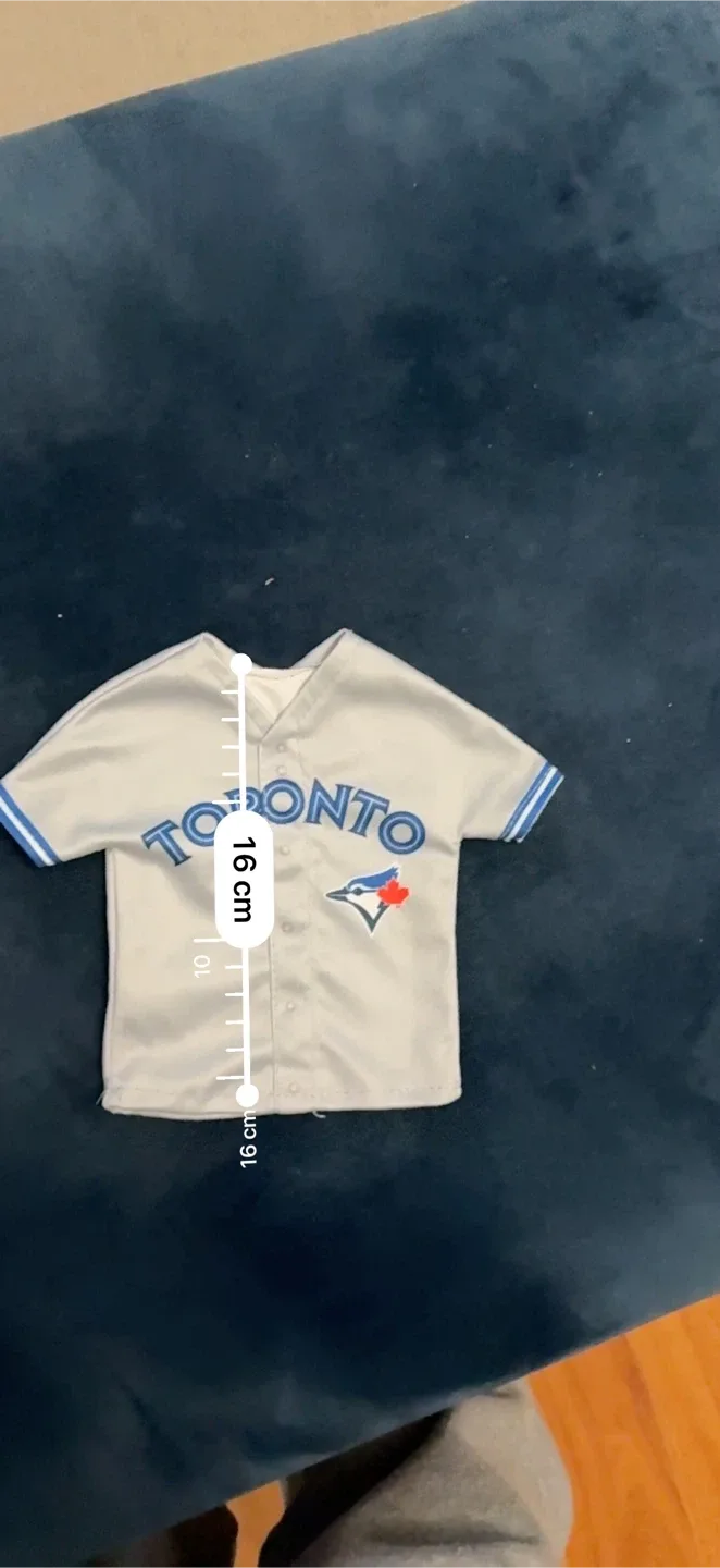 Toronto Blue Jays Bacardi '16' Jersey - 12cm x 16cm image indicator(3)