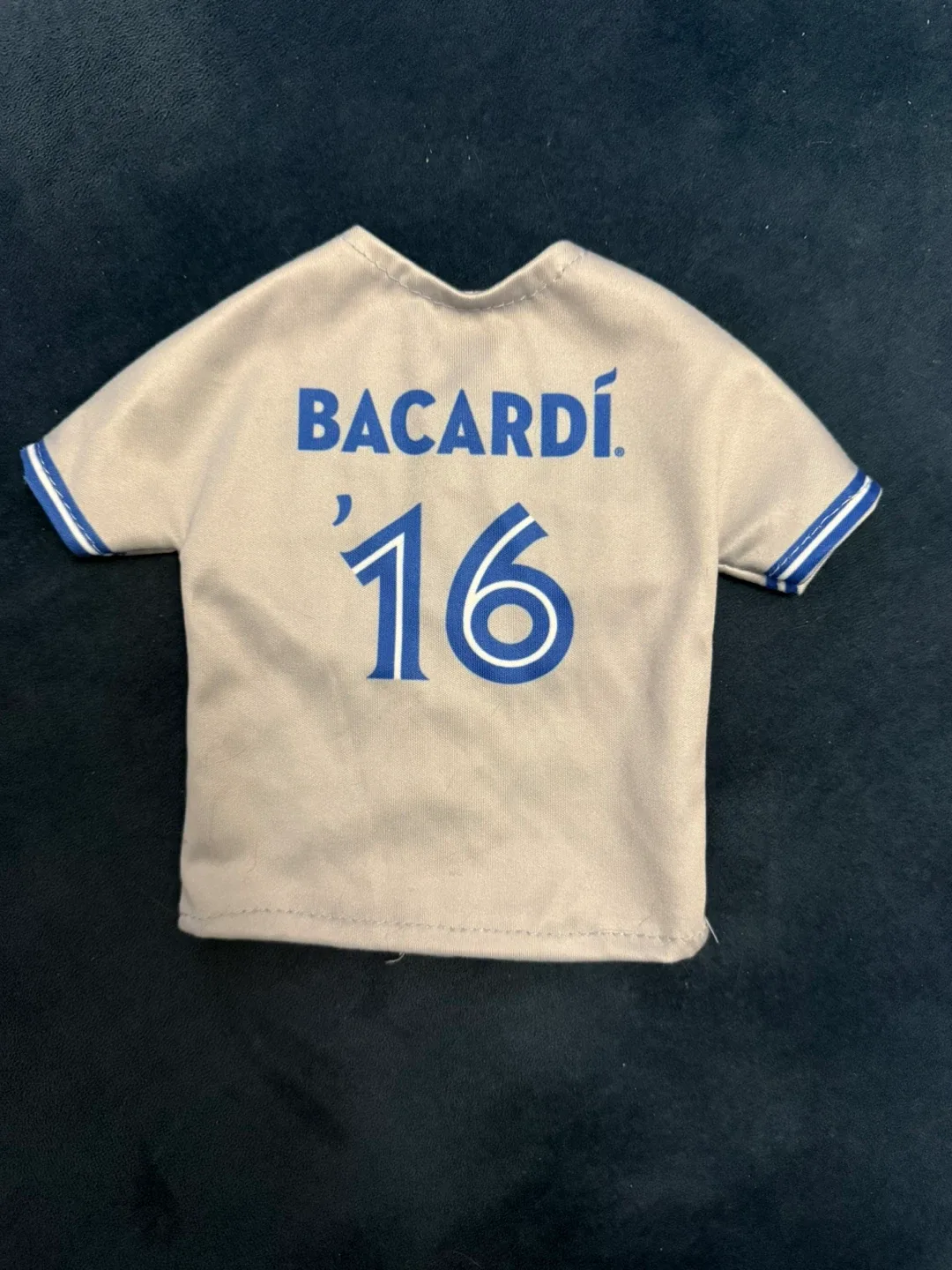 Toronto Blue Jays Bacardi '16' Jersey - 12cm x 16cm image indicator(2)