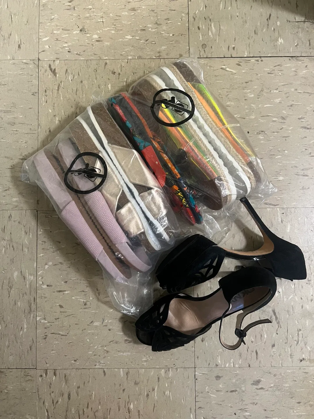 5 pairs of SIZE 11W Shoes thumbnail