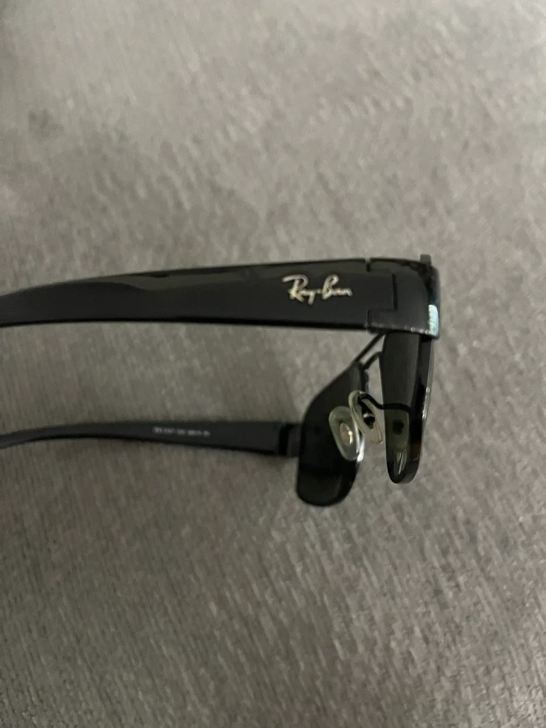 Ray-Ban Sunglasses - Black image indicator(2)