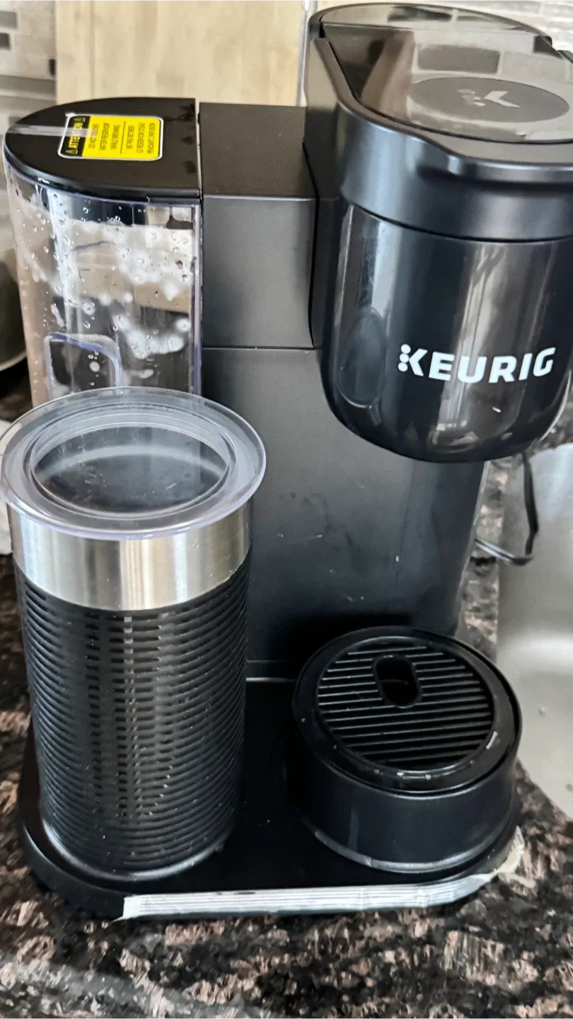 Keurig K-Cafe Essentials Coffee Maker image indicator(3)