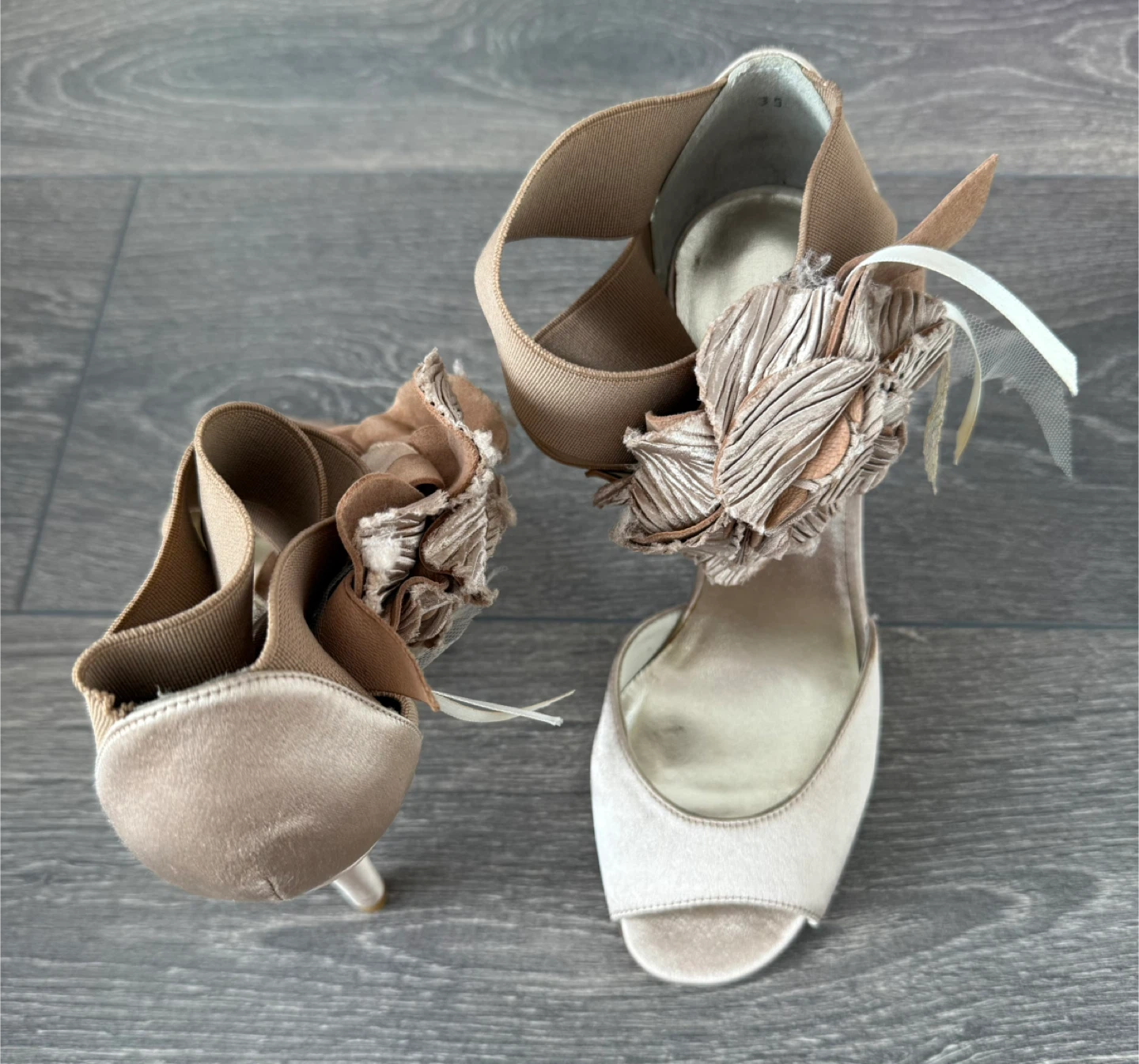 STUART WEITZMAN- Size 35 - photo 5