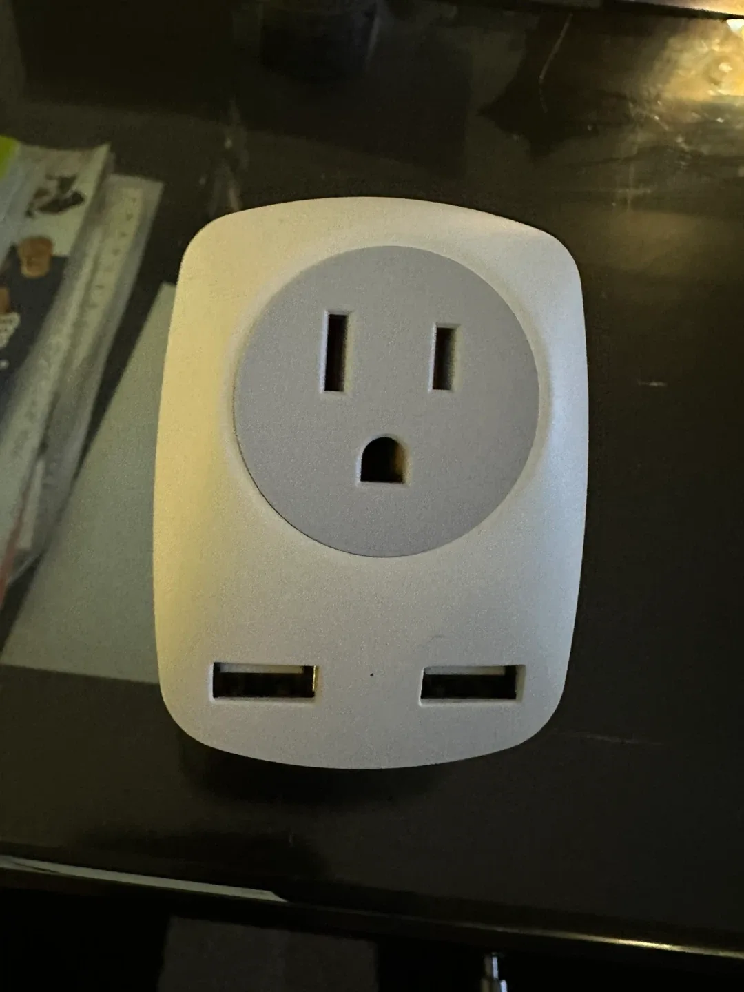 Travel Adapter H004 image indicator(3)