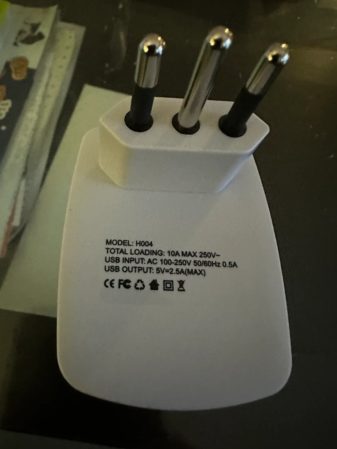 Travel Adapter H004 image indicator(4)