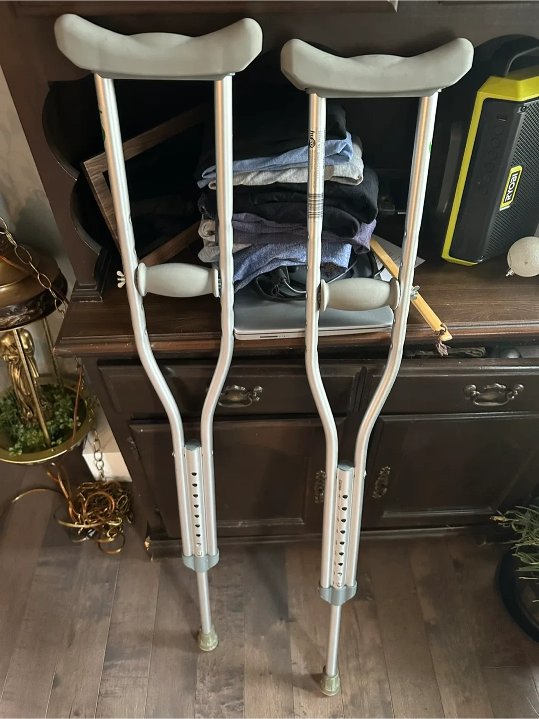 Adjustable Aluminum Crutches