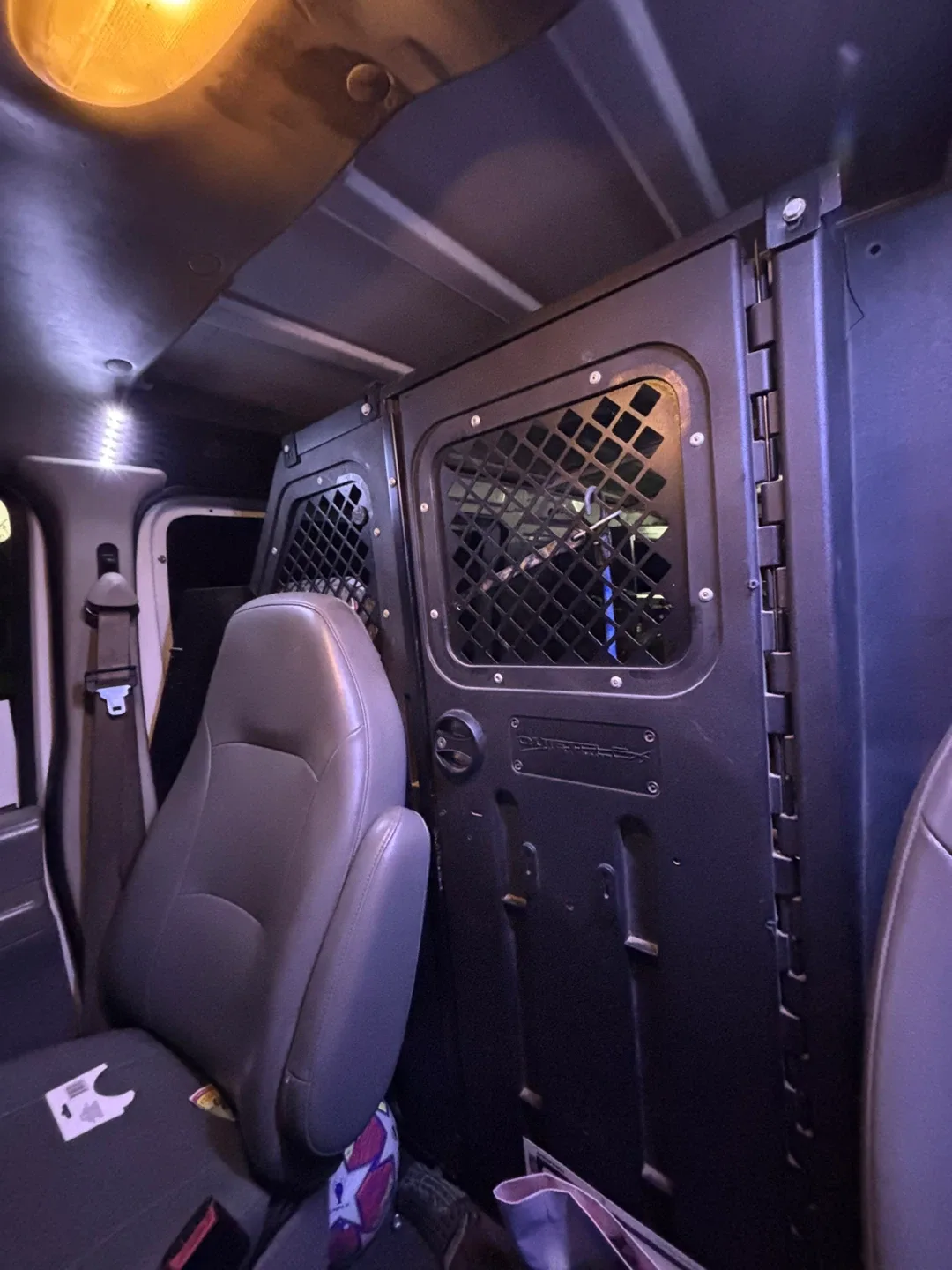 Ford e250 2007 127k miles image indicator(3)