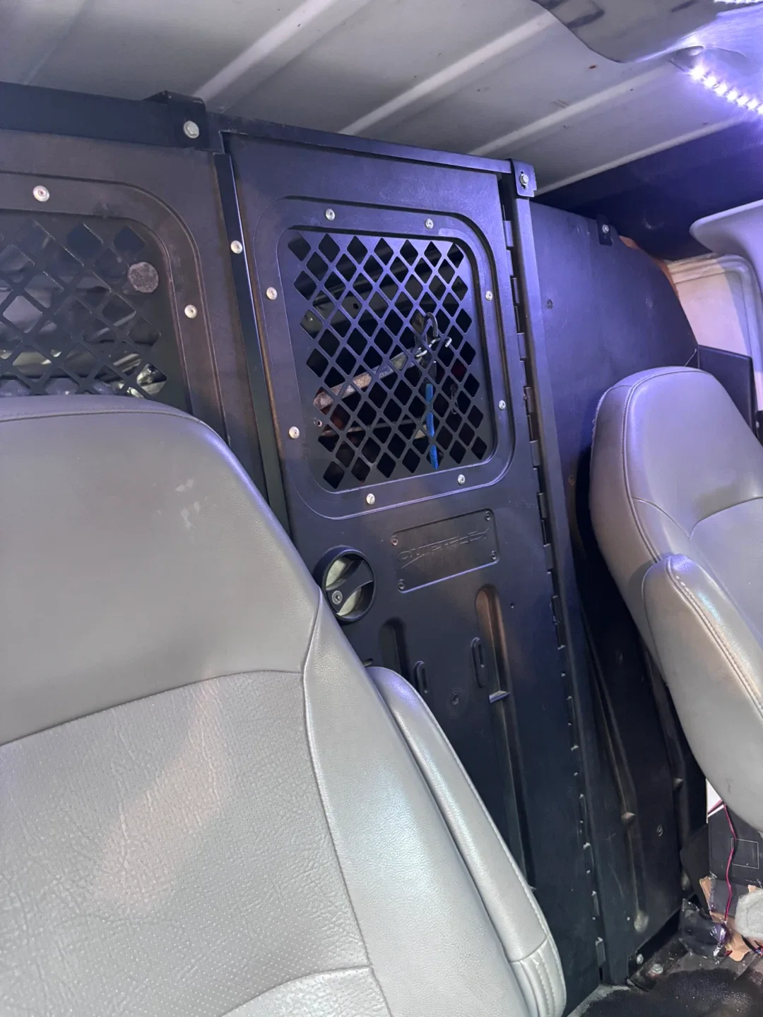 Ford e250 2007 127k miles image indicator(10)