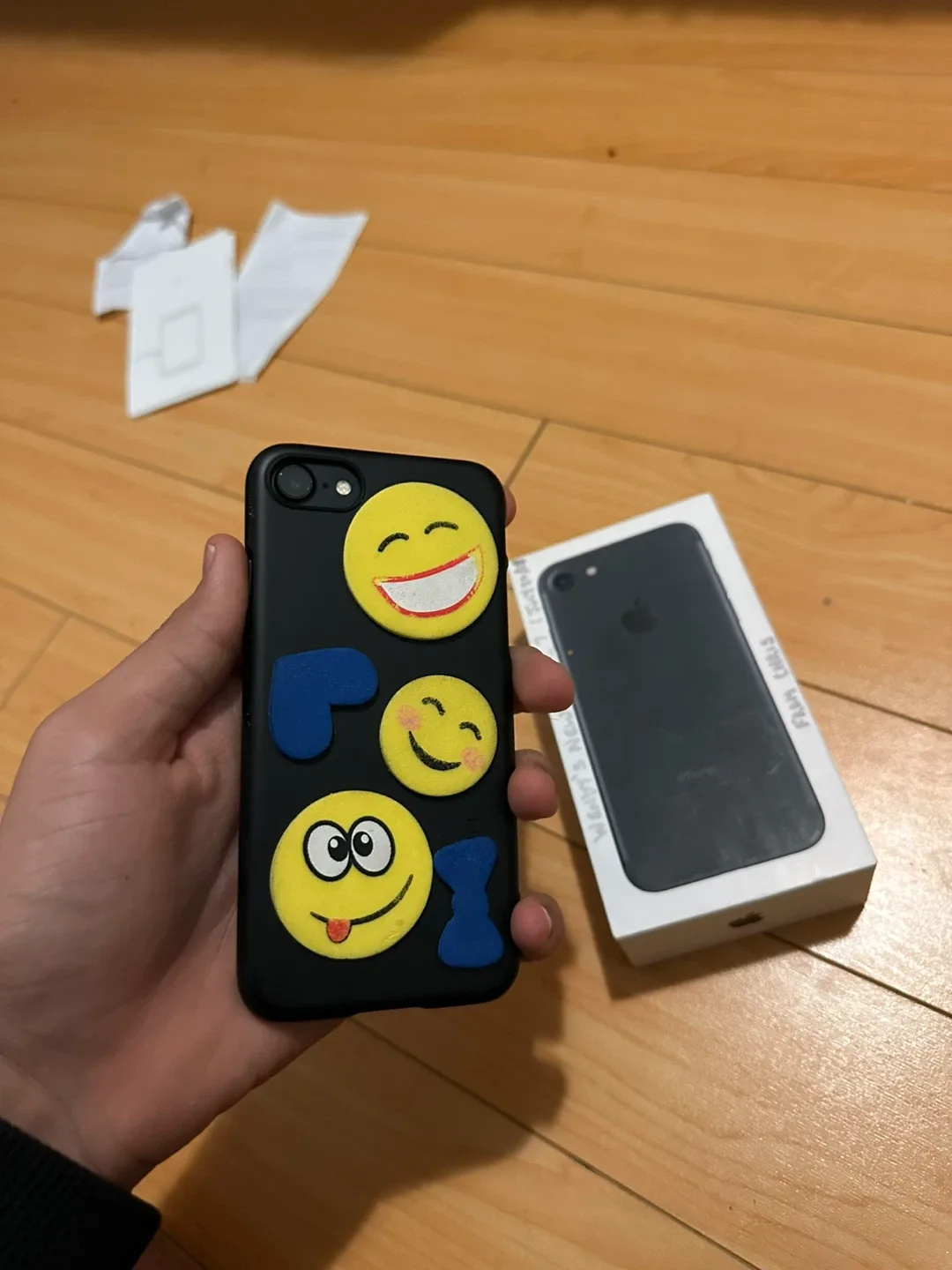 New iPhone 7 Black image indicator(8)