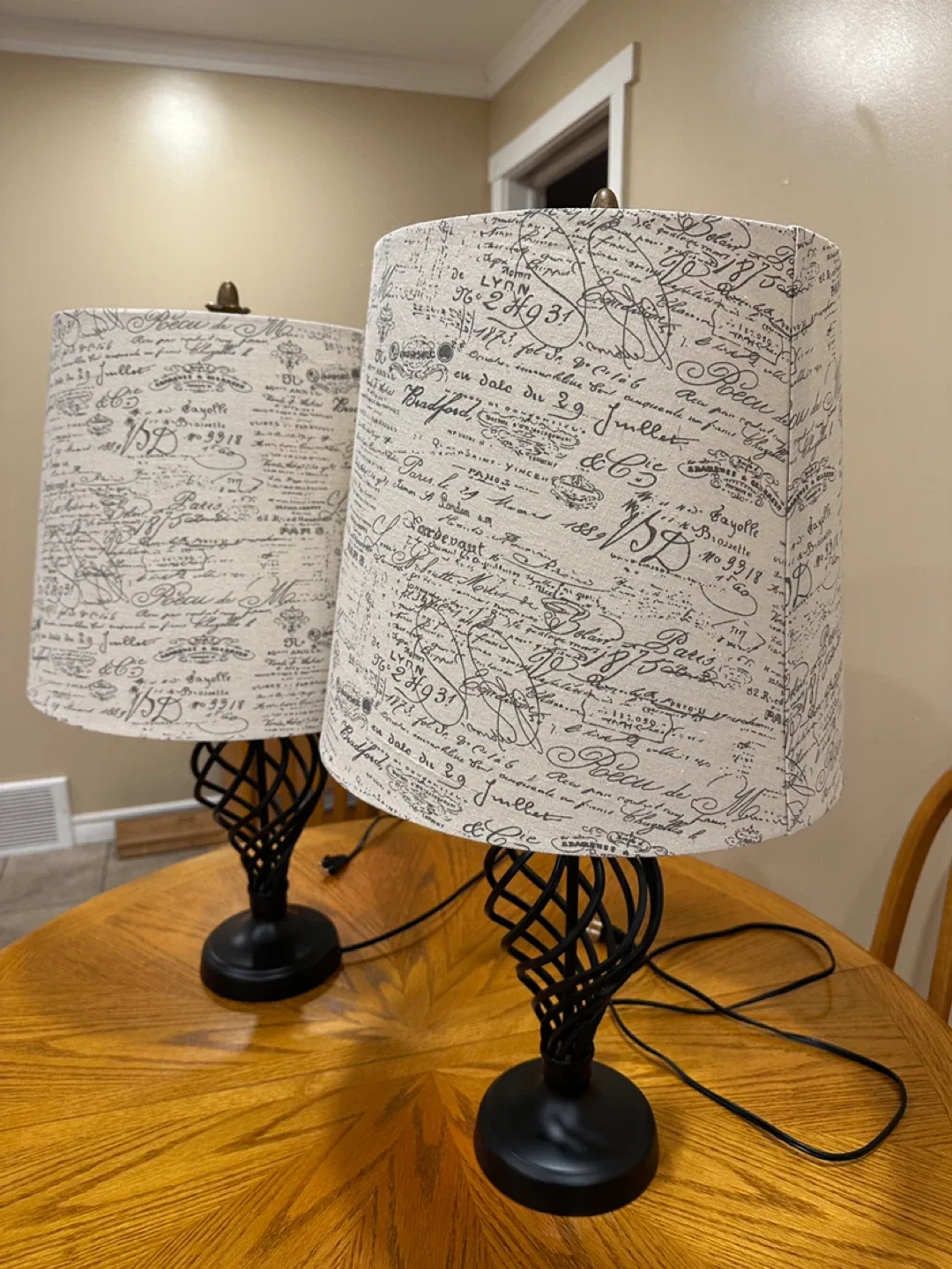Beautiful Pair of Table Lamps (CAN DELIVER) image indicator(3)